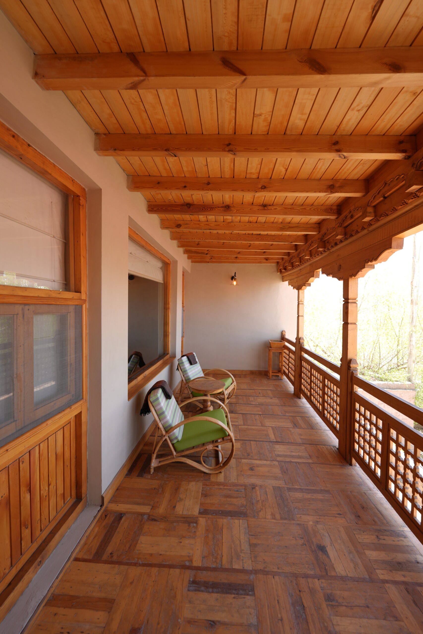 GRV02930 duplex balcony