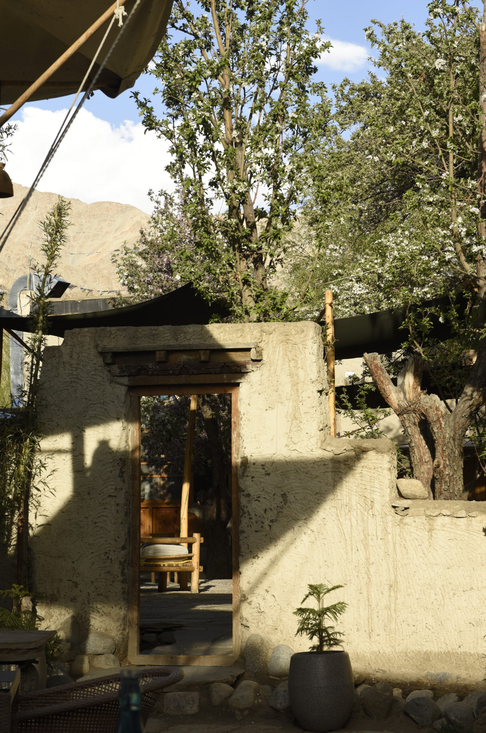 ladakh sarai gyatso view
