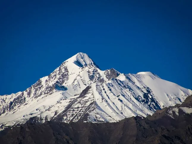 fc78e33a-35a9-49eb-b19a-7479cce3f89c_Stok-Kangri-8 stok kangri view from ladakh sarai