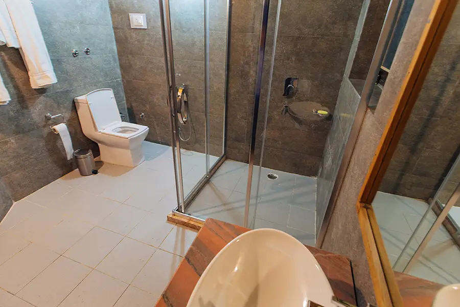 duplex room bathroom