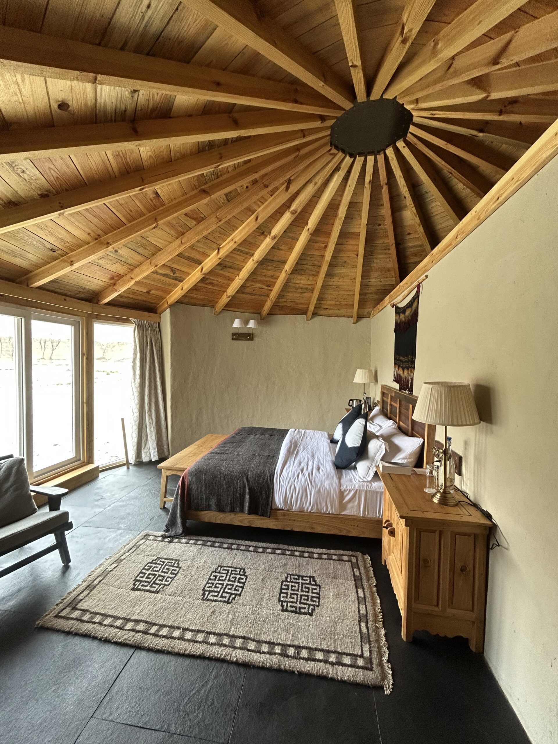 River View Premium Cottage – Luxury Bedroom with Mountain View